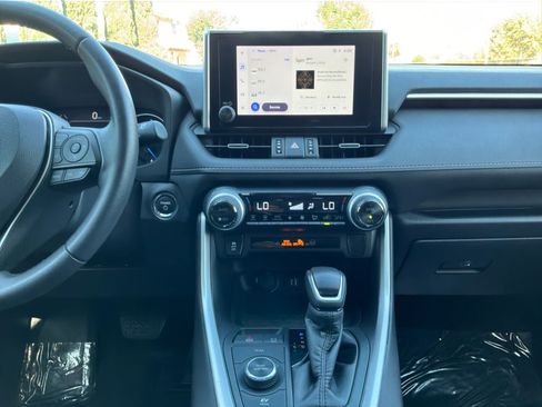 Used 2023 Toyota RAV4 XLE Premium AWD/4WD image 15