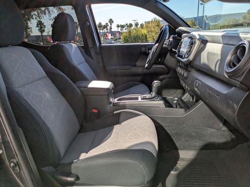 Used 2023 Toyota Tacoma TRD Off-Road w/ Black Out Package (TMS) AWD/4WD image 27