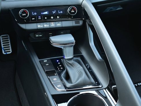 New 2025 Hyundai Elantra SEL image 28