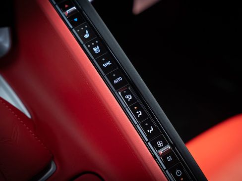 Used 2025 Chevrolet Corvette Stingray Preferred Cpe w/ Z51 Performance Package image 50