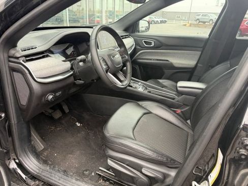 Used 2024 Jeep Compass Latitude AWD/4WD image 5