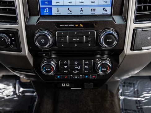 Used 2018 Ford F150 Lariat image 27