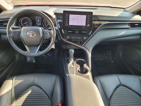 Used 2024 Toyota Camry SE image 9