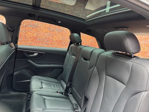 Used 2025 Audi Q7 3.0T Premium Plus AWD/4WD image 27