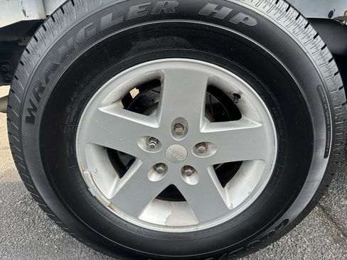 Used 2013 Jeep Wrangler Unlimited Sport image 21