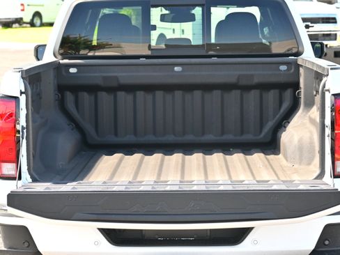 Certified 2024 Chevrolet Colorado LT w/ LT Convenience Package III image 30