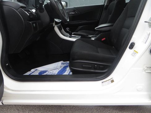 Used 2015 Honda Accord Sport image 12