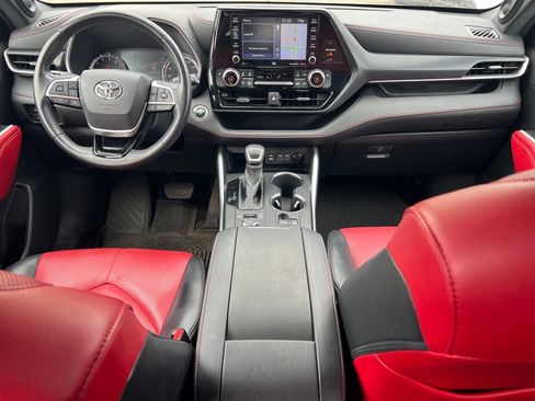 Used 2022 Toyota Highlander XSE AWD/4WD image 14