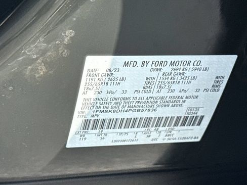 Used 2023 Ford Explorer XLT w/ Equipment Group 202A AWD/4WD image 31