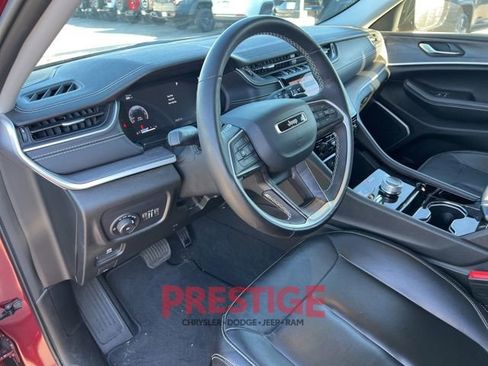 Used 2023 Jeep Grand Cherokee Limited w/ Black Appearance Package image 33