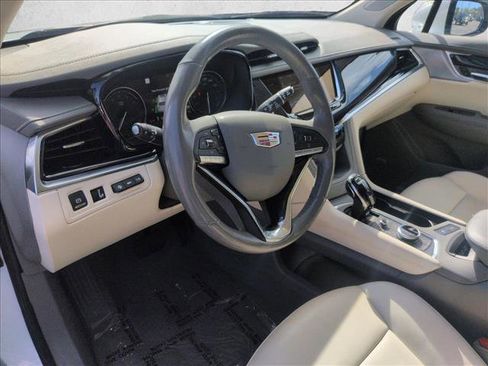 Used 2024 Cadillac XT6 Premium Luxury w/ Technology Package image 10