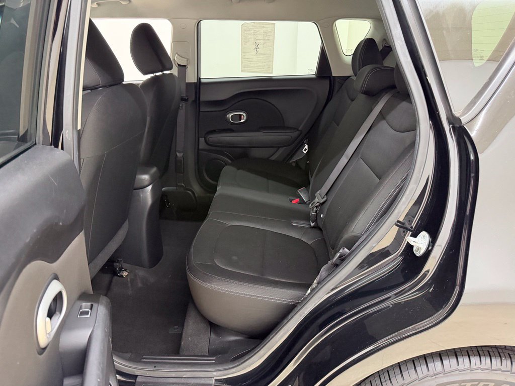 Used 2015 Kia Soul FWD image 16