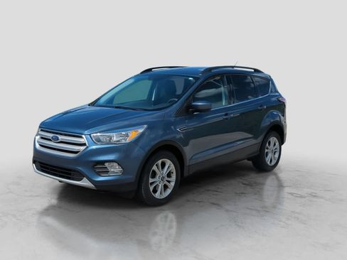 Used 2018 Ford Escape SE w/ SE Sync 3 Package FWD image 4