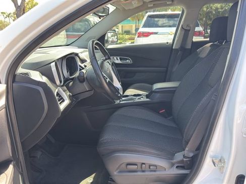Used 2017 Chevrolet Equinox LT w/ Convenience Package FWD image 12
