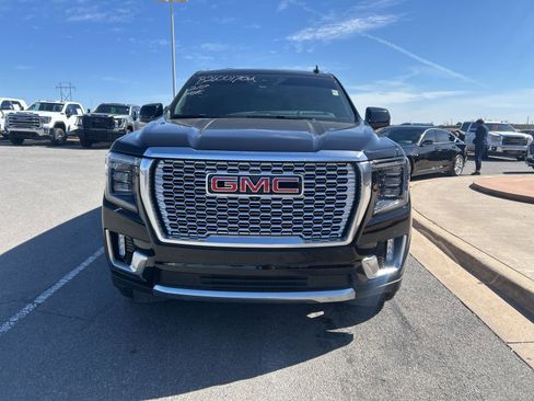 Used 2024 GMC Yukon Denali w/ Advanced Technology Package image 2