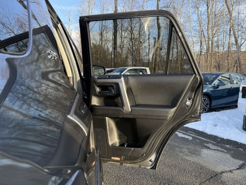 Used 2022 Toyota 4Runner SR5 Premium w/ Moonroof Package image 31