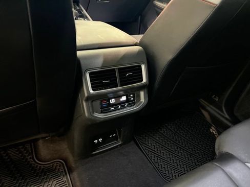 Used 2024 Volkswagen Atlas Peak Edition SE AWD/4WD image 15