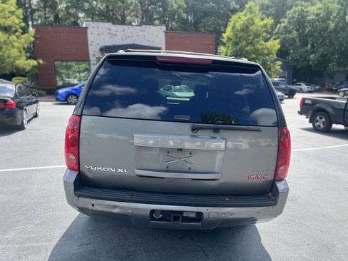 Used 2007 GMC Yukon XL SLT w/ SLT Preferred Equipment Group image 6