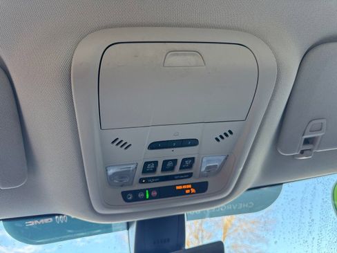 Used 2022 Buick Enclave Avenir image 30