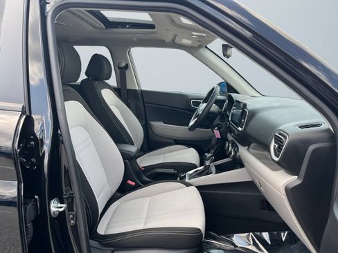 Used 2023 Hyundai Venue SEL w/ Cargo Package FWD image 15