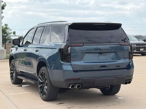 Used 2025 GMC Yukon Denali w/ Advanced Technology Package AWD/4WD image 7