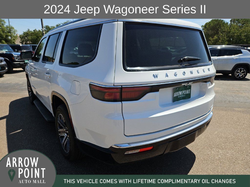 Used 2024 Jeep Wagoneer Series II w/ Flexible Seating Group RWD image 9