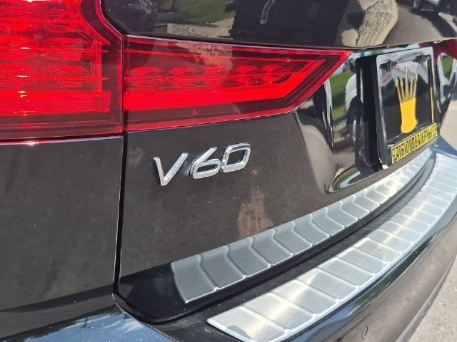 Used 2020 Volvo V60 T5 Cross Country AWD/4WD image 35
