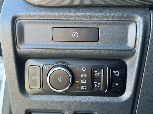 Certified 2025 Ford F150 Lariat AWD/4WD image 33