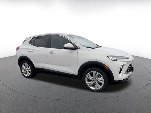 Used 2025 Buick Encore GX Preferred image 2