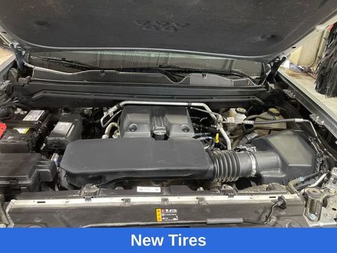 Used 2024 Chevrolet Colorado ZR2 w/ ZR2 Convenience Package III AWD/4WD image 27