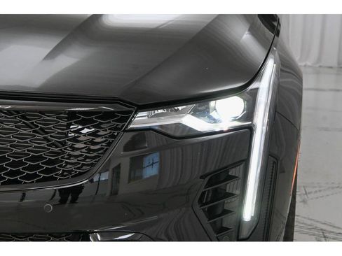 Certified 2025 Cadillac CT4 V Blackwing w/ Technology Package image 20