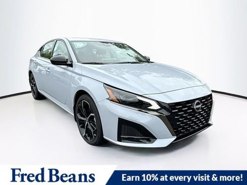 New 2025 Nissan Altima 2.5 SR w/ SR Premium Package FWD image 1