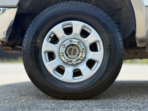 Used 2005 Ford F250 XL AWD/4WD image 27