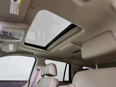Used 2019 Chevrolet Tahoe Premier AWD/4WD image 11