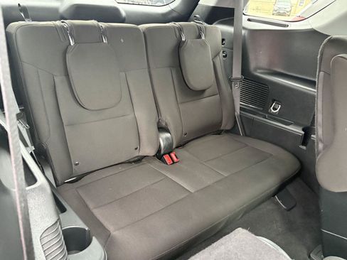 Used 2024 Ford Explorer XLT AWD/4WD image 15