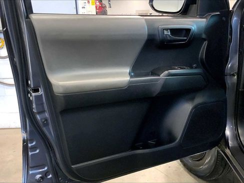 Used 2022 Toyota Tacoma SR image 19