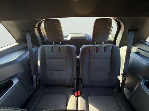 Used 2018 Ford Explorer XLT w/ Equipment Group 201A image 25