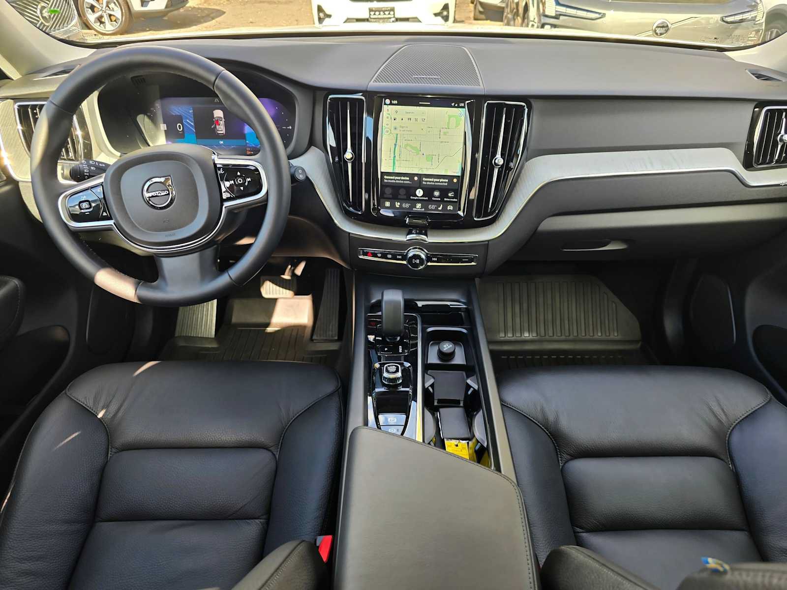 Used 2025 Volvo XC60 T8 Plus w/ Protection Package Premier AWD/4WD image 18