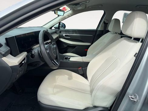 Used 2025 Hyundai Sonata SEL FWD image 9