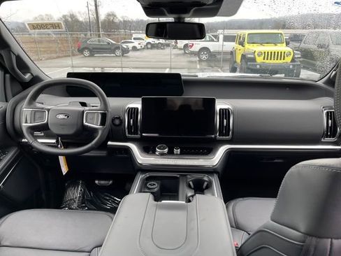 New 2026 Ford Expedition Max Platinum image 39