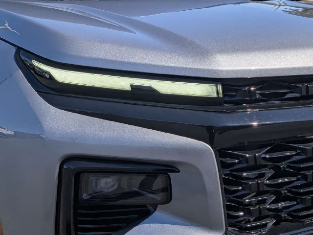 Used 2025 Chevrolet Traverse RS w/ LPO, Floor Liner Package FWD image 9