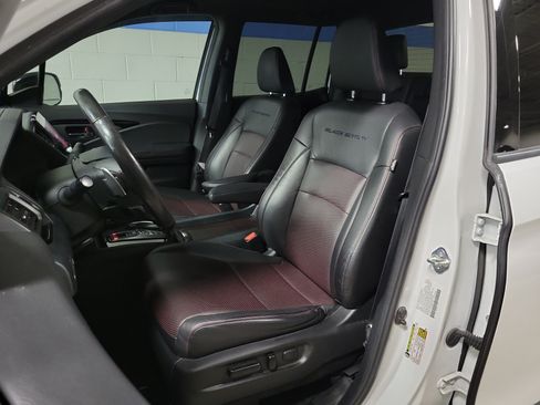 Used 2023 Honda Ridgeline Black Edition image 15