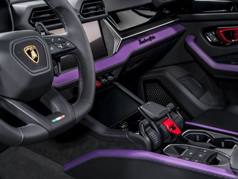 Used 2025 Lamborghini Urus SE image 23