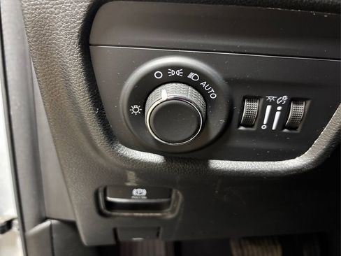 Used 2022 Jeep Grand Cherokee L Laredo w/ Luxury Tech Group I image 25