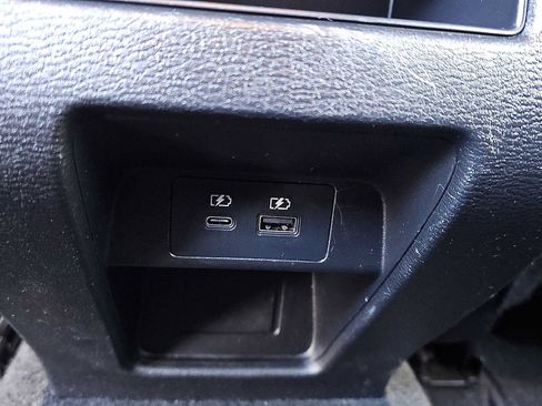 Used 2024 Mitsubishi Outlander SE image 12