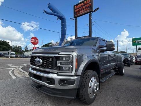 Used 2023 Ford F450 Lariat w/ Lariat Ultimate Package AWD/4WD image 3