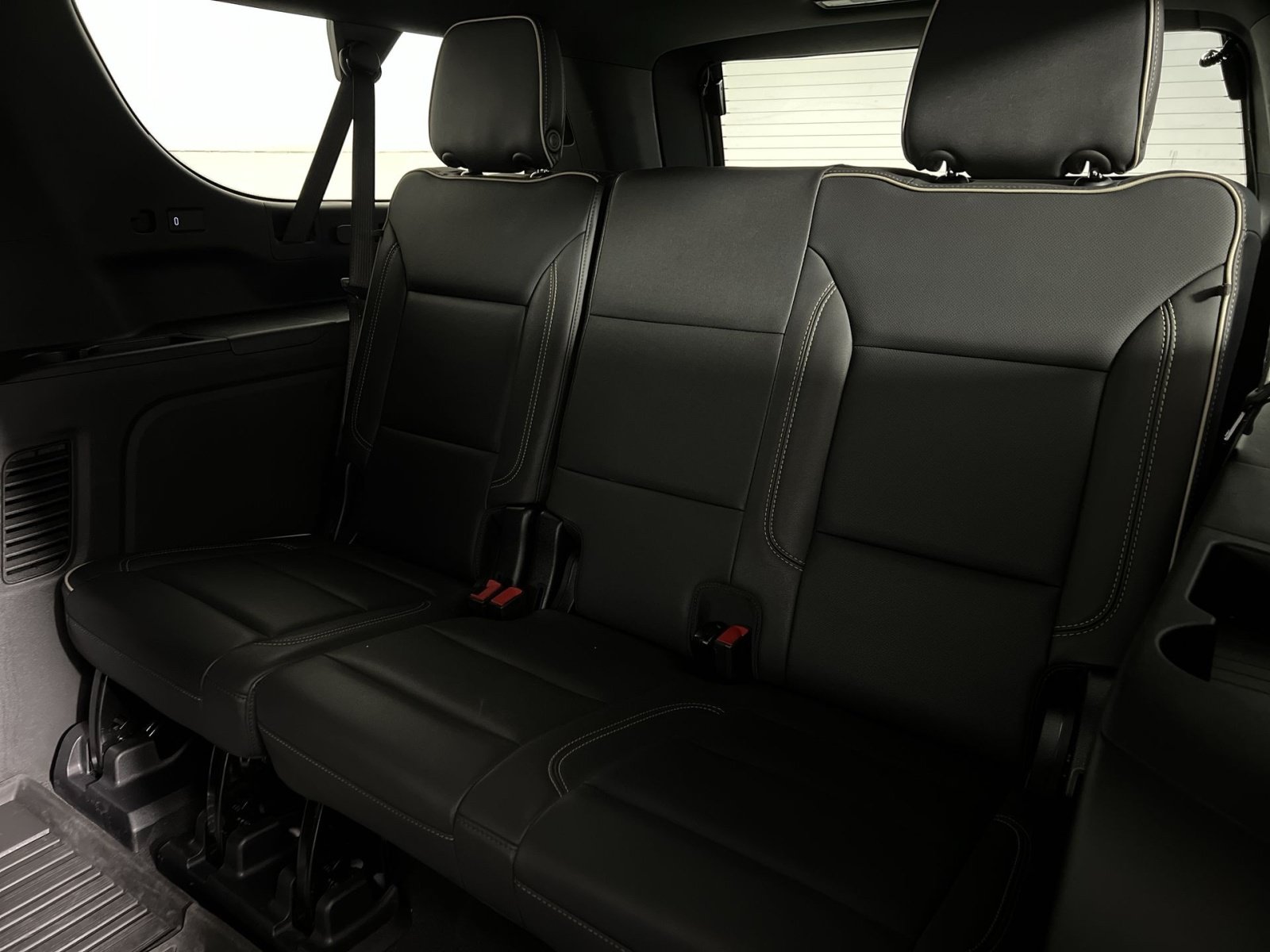 Used 2025 GMC Yukon XL Elevation w/ Elevation Premium Package AWD/4WD image 26