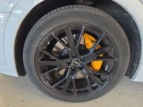 Used 2023 Audi e-tron Chronos w/ Chronos Package image 9