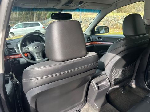 Used 2012 Subaru Outback 2.5i Limited w/ Moonroof Pkg image 10