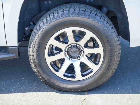 Used 2020 Chevrolet Suburban LT image 10